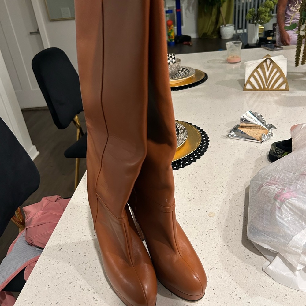 Women’s Gucci Boots - Picture 4 of 8